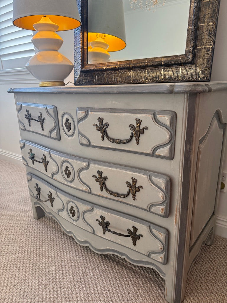 Italian Chest of Drawers