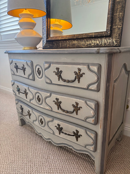 Italian Chest of Drawers