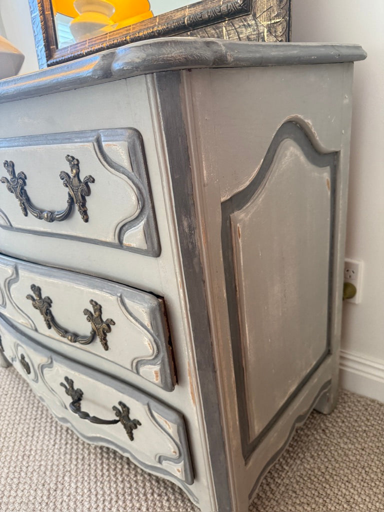 Italian Chest of Drawers